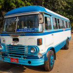 Starý autobus v Yangonu