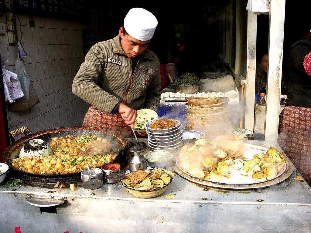 Jídlo v muslimské čtvrti v Xi'an