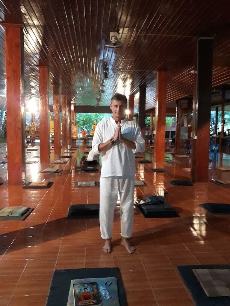 Meditace v klášteře Wat Pa Tam Wua, Thajsko