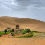 Dunhuang a oáza s jezerem půlměsíce (foto: Iwtt93 | CC 2.0)