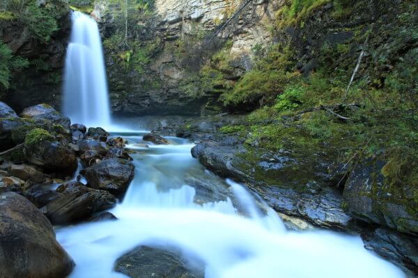 Malebné vodopády Sutherland Falls