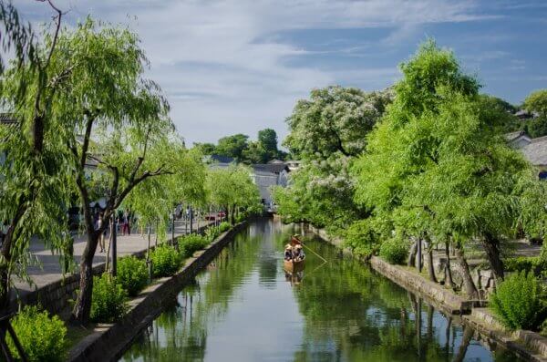 Malebná čtvrť Kurashiki přezdívaná japonské Benátky