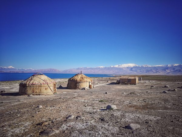 Ve východním Pamíru žijí kyrgyzští pastevci v tradičních jurtách