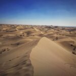 Písečné duny nedaleko městečka Varzaneh patří k těm nejvyšším v Íránu