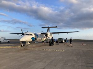 Malá vrtulová letadla zajišťuji přepravu mezi všemi Azorskými ostrovy