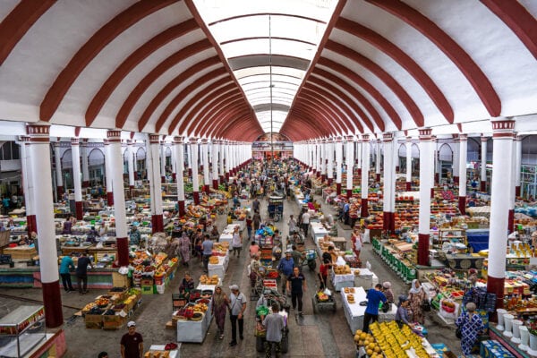 Tržiště ve městě Khujand je největší v Tádžikistánu