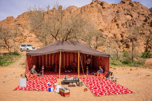 Na naší expedici si také užijeme typický saudský oddychový den, kdy budeme kempovat v přírodě jako místní beduíni