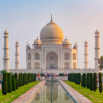 Sedmý div světa - Taj Mahal v Agře - mramorová hrobka vystavěná panovníkem Shahjahanem pro jeho manželku Mumtáz Mahal