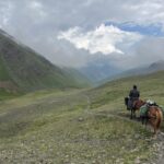 Příroda Střední Asie má tisíc tváří, od pouštních oblastí až po zelené průsmyky obehnané trvalou hradbou mračen